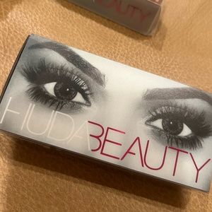Huda Beauty GISELLE #1 lashes NIB